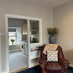 No 12 Bridge Street - Town Centre Apartment *