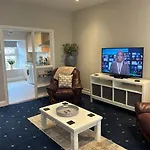 No 12 Bridge Street - Town Centre Apartment Westport