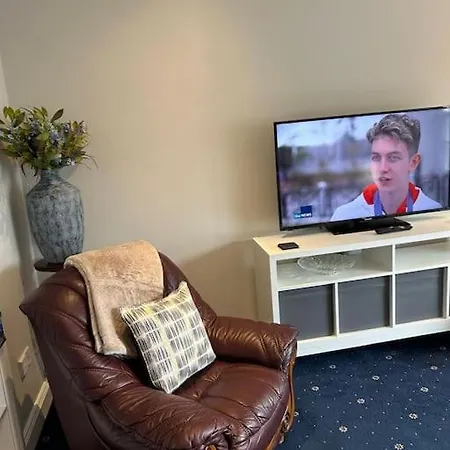 No12 Bridge Street *