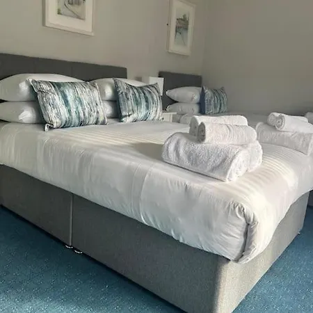 No12 Bridge Street *